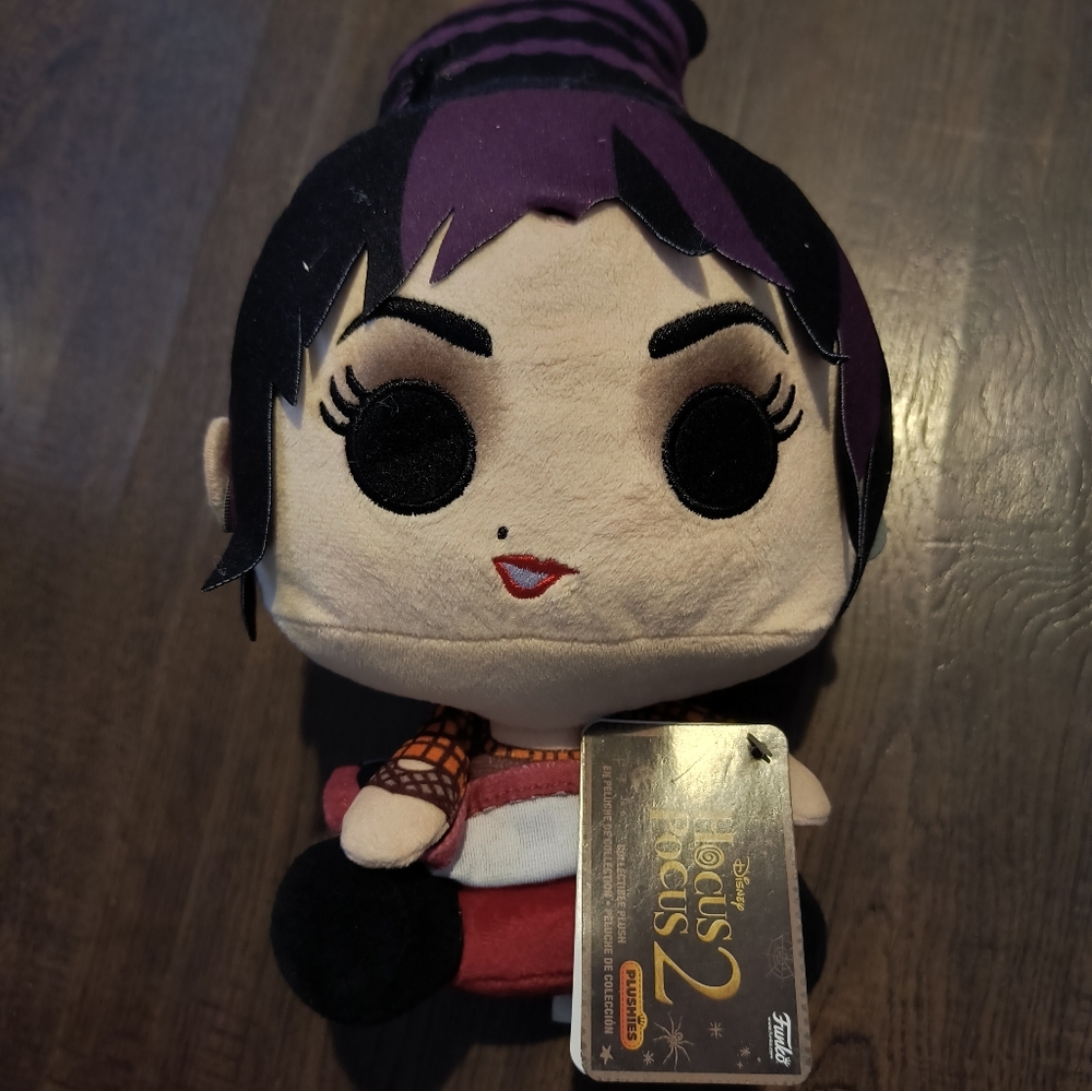 Mary Sanderson Funko plushies
